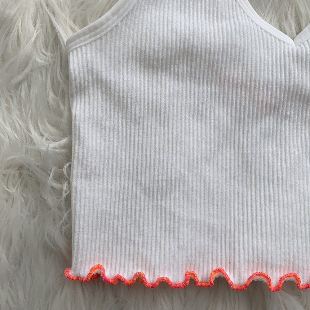Colsie | Seamless Ribbed Cropped Tank Top - Picture 3 of 10
